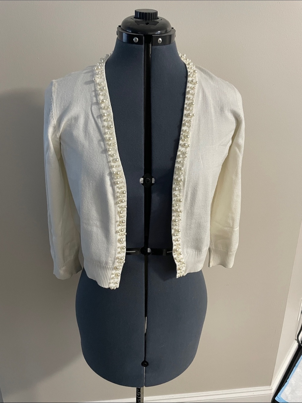 Pearl-Trim White Women's Cardigan Jacket - Elegant Open Front
